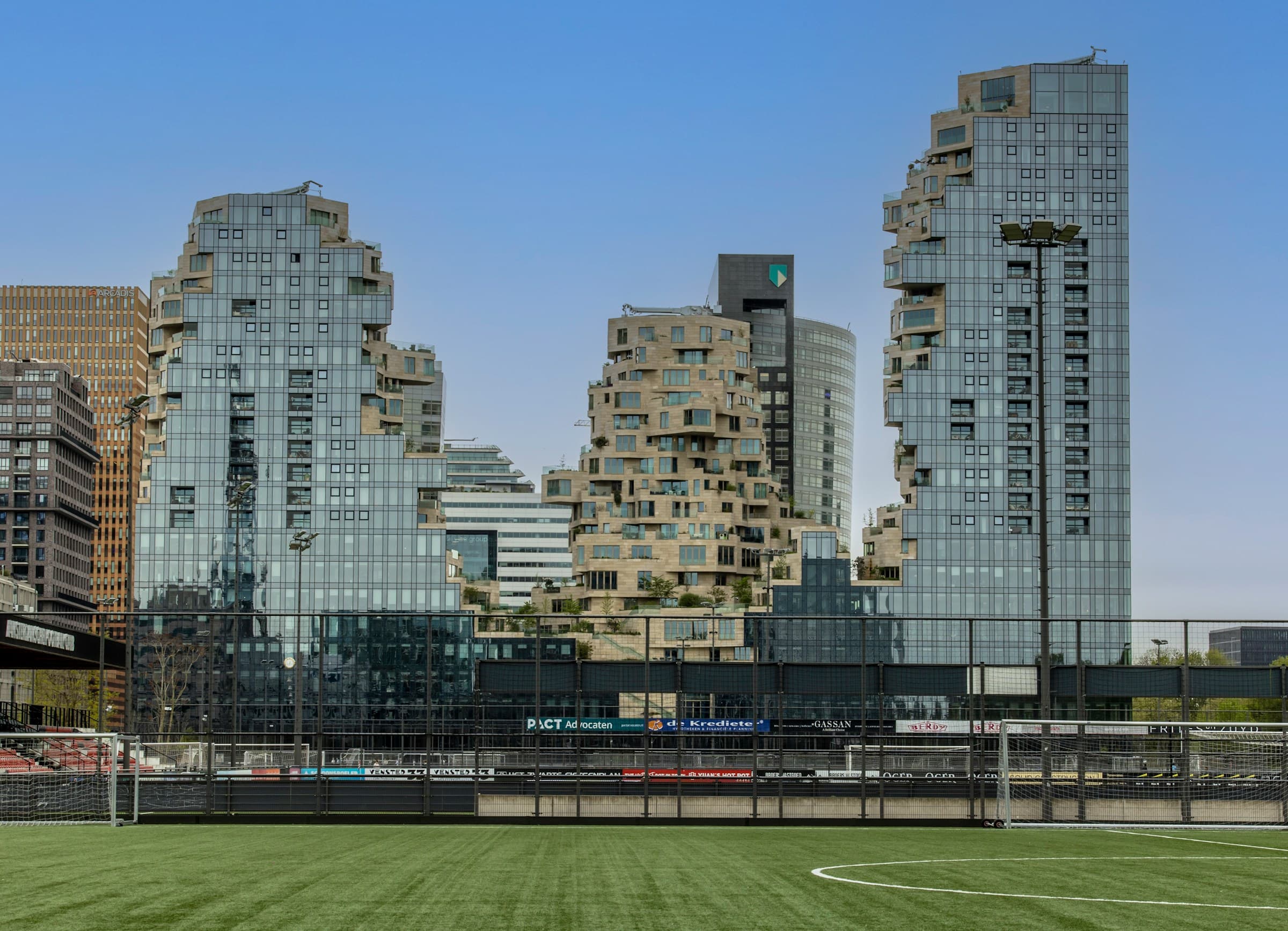 Moderne kantoorgebouwen als voorbeeld van technisch vastgoedbeheer met Naxerio
