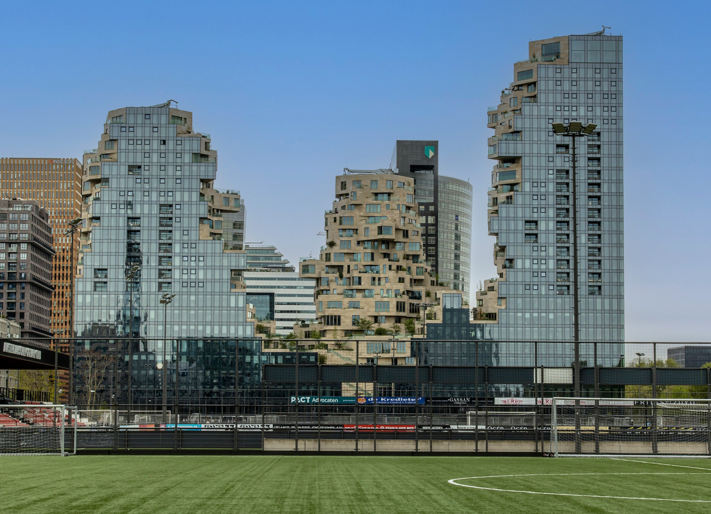Moderne kantoorgebouwen als voorbeeld van technisch vastgoedbeheer met Naxerio